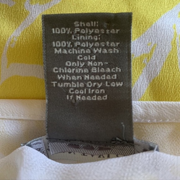 3/$30 Flowy yellow and white blouse tank top ruched bust sheer lined flowy top - Picture 8 of 8